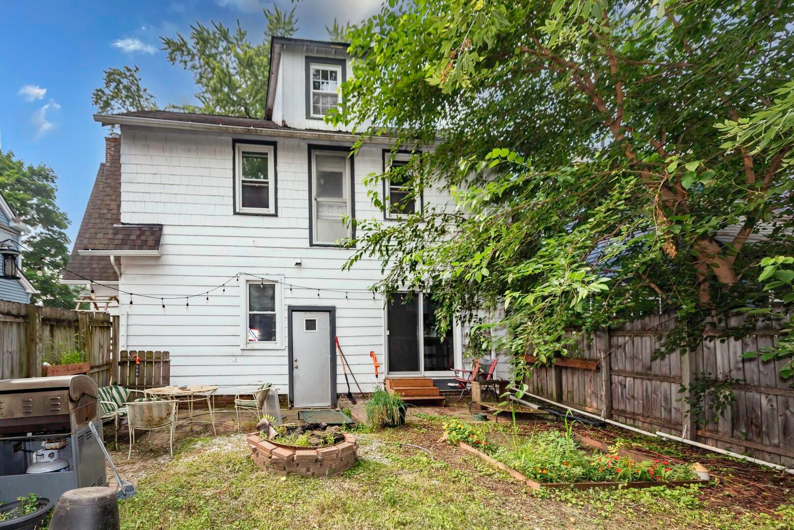 960 W Cross Street