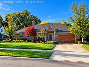 971 S Renaud Road Grosse Pointe Woods City MI 48236