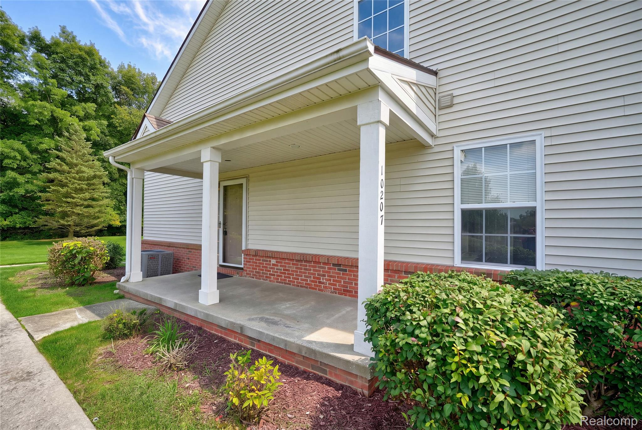10207 Sunrise Drive