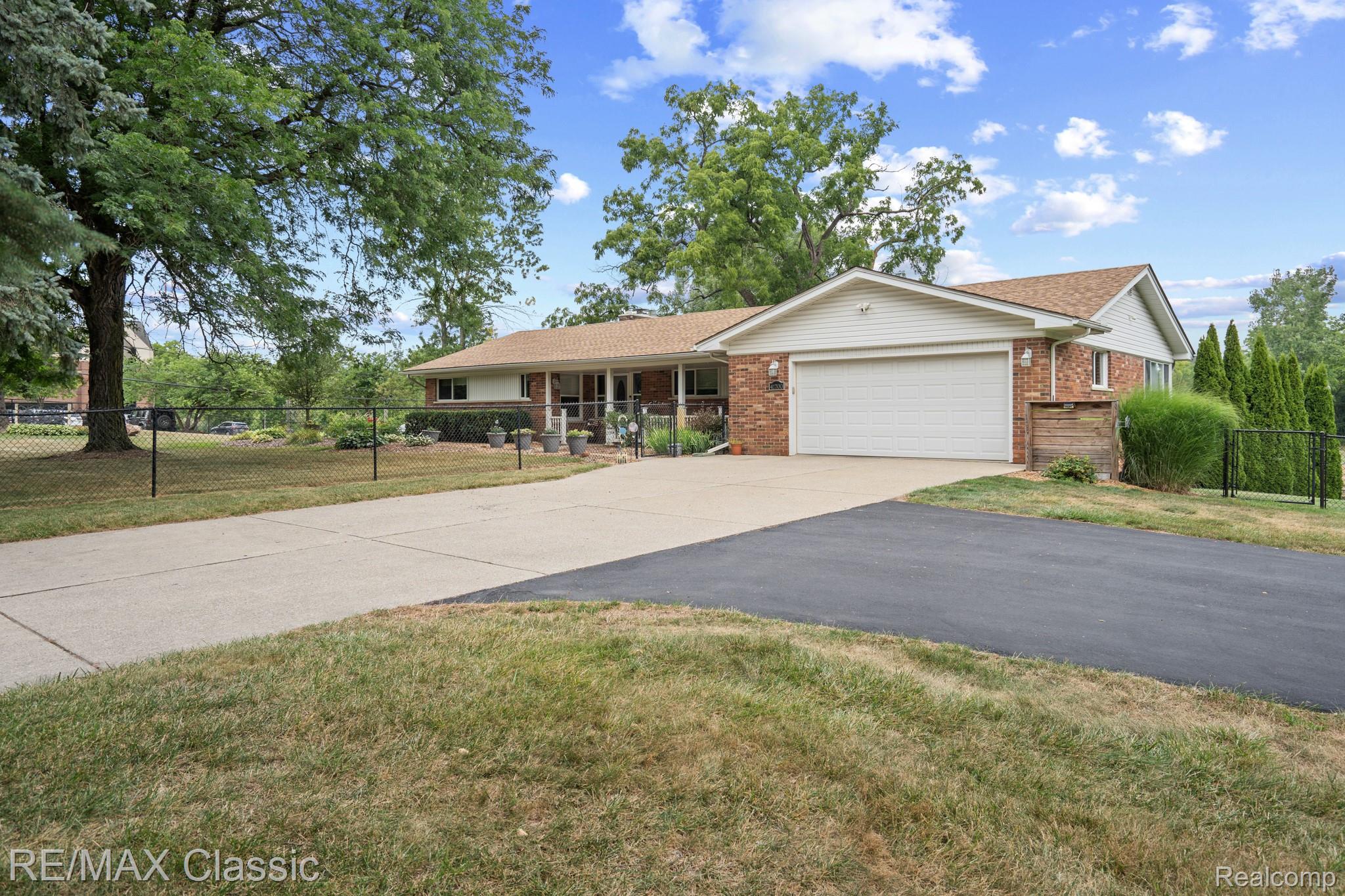 41700 W 11 Mile Road