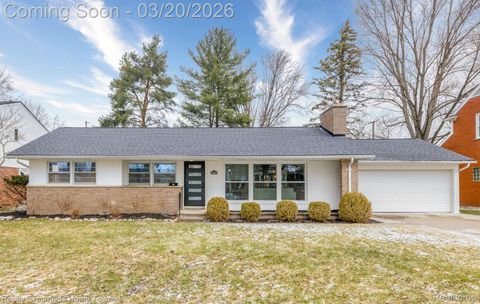 18910 Devonshire Street Beverly Hills Village MI 48025