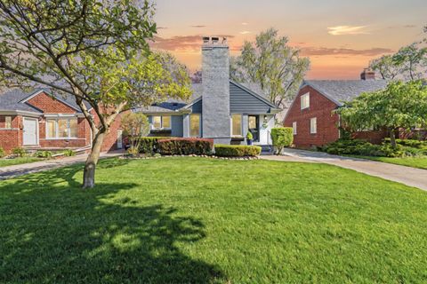 2761 Windmere Rd Road Birmingham City Oakland MI 48009