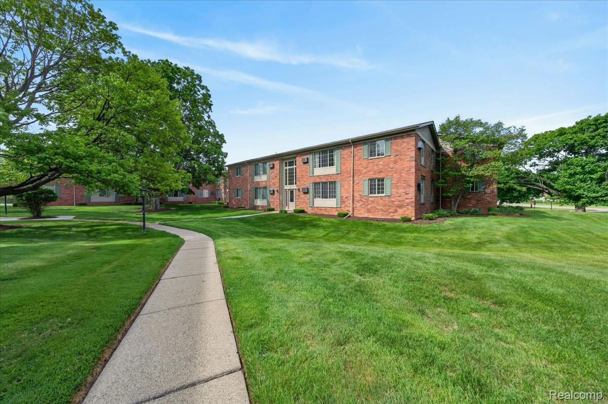 454 Romeo Road 226