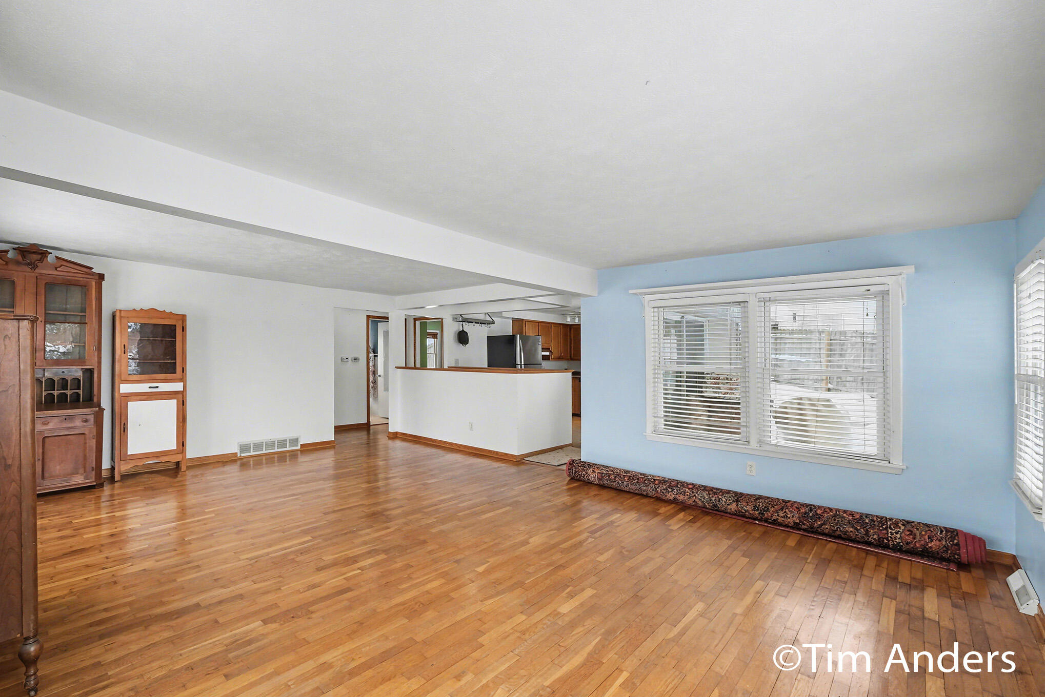 6773 Elmview Avenue NE