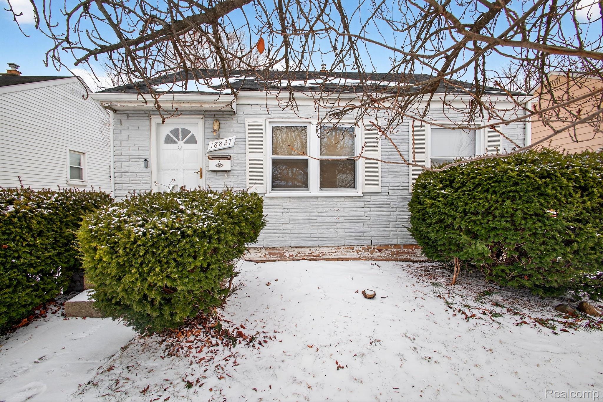 18827 Woodside Street