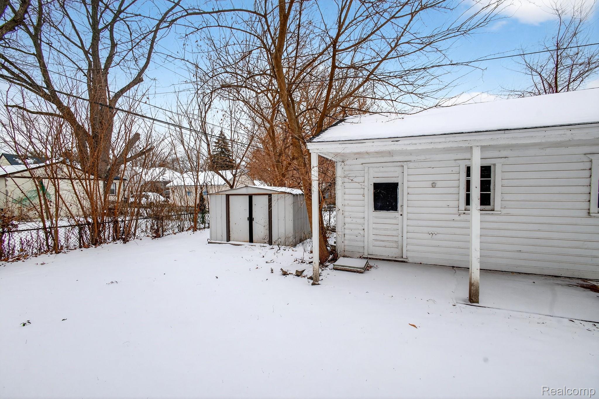 18827 Woodside Street