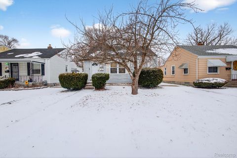 18827 Woodside Street Harper Woods City MI 48225