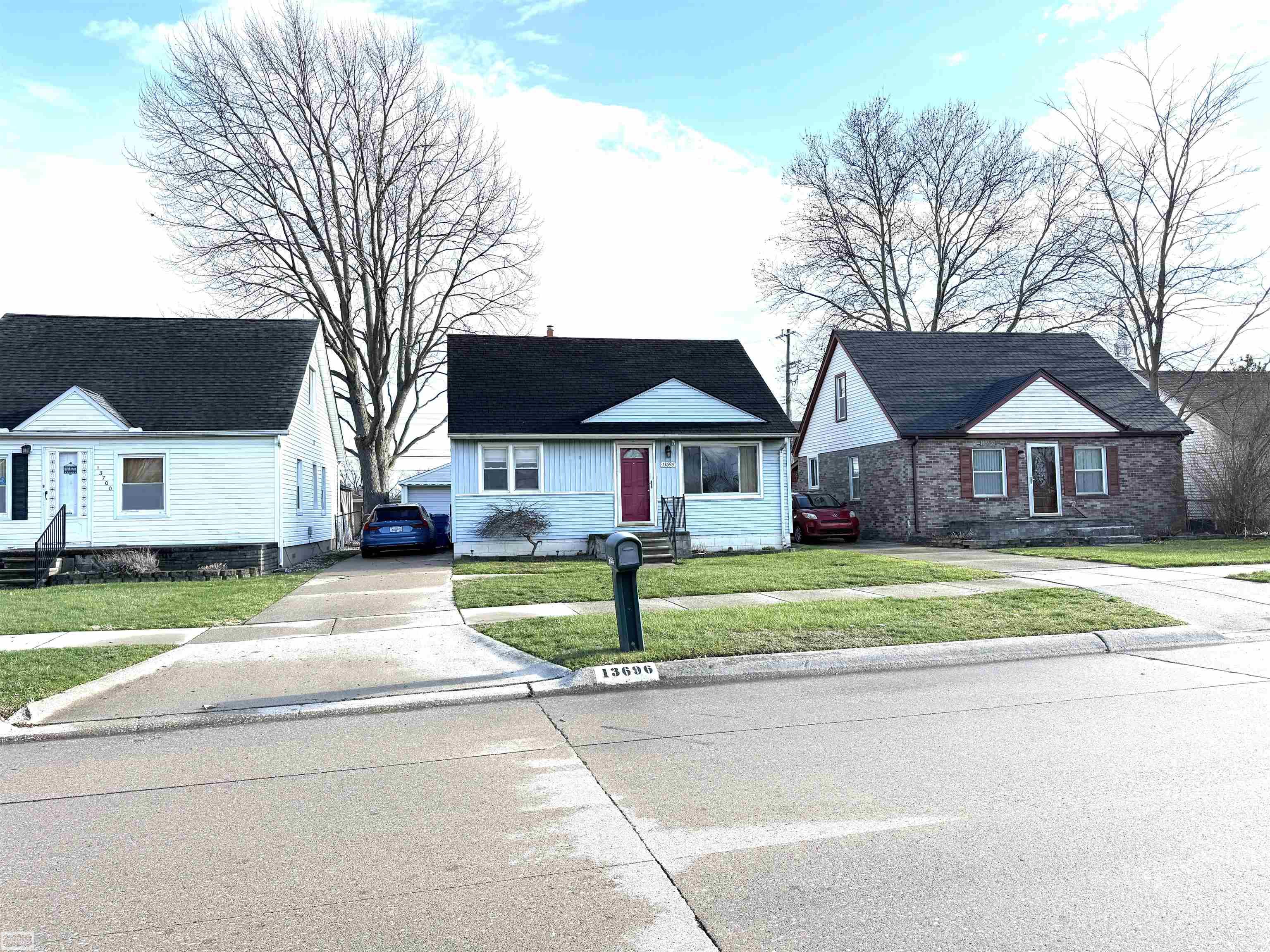 13696 MCKINLEY Avenue