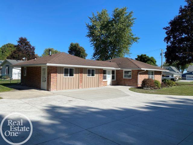 6125 Wildrose Lane