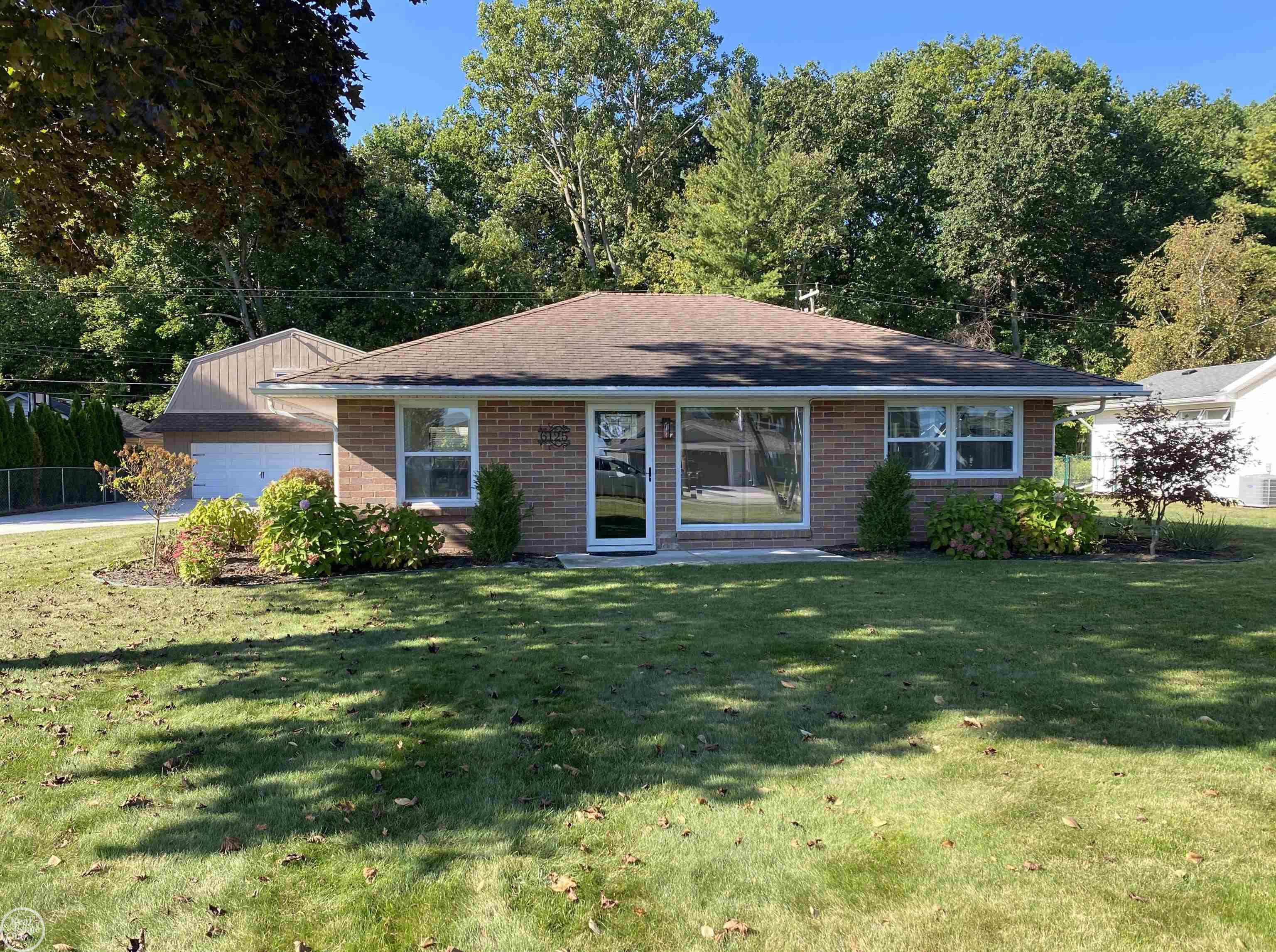 6125 Wildrose Lane