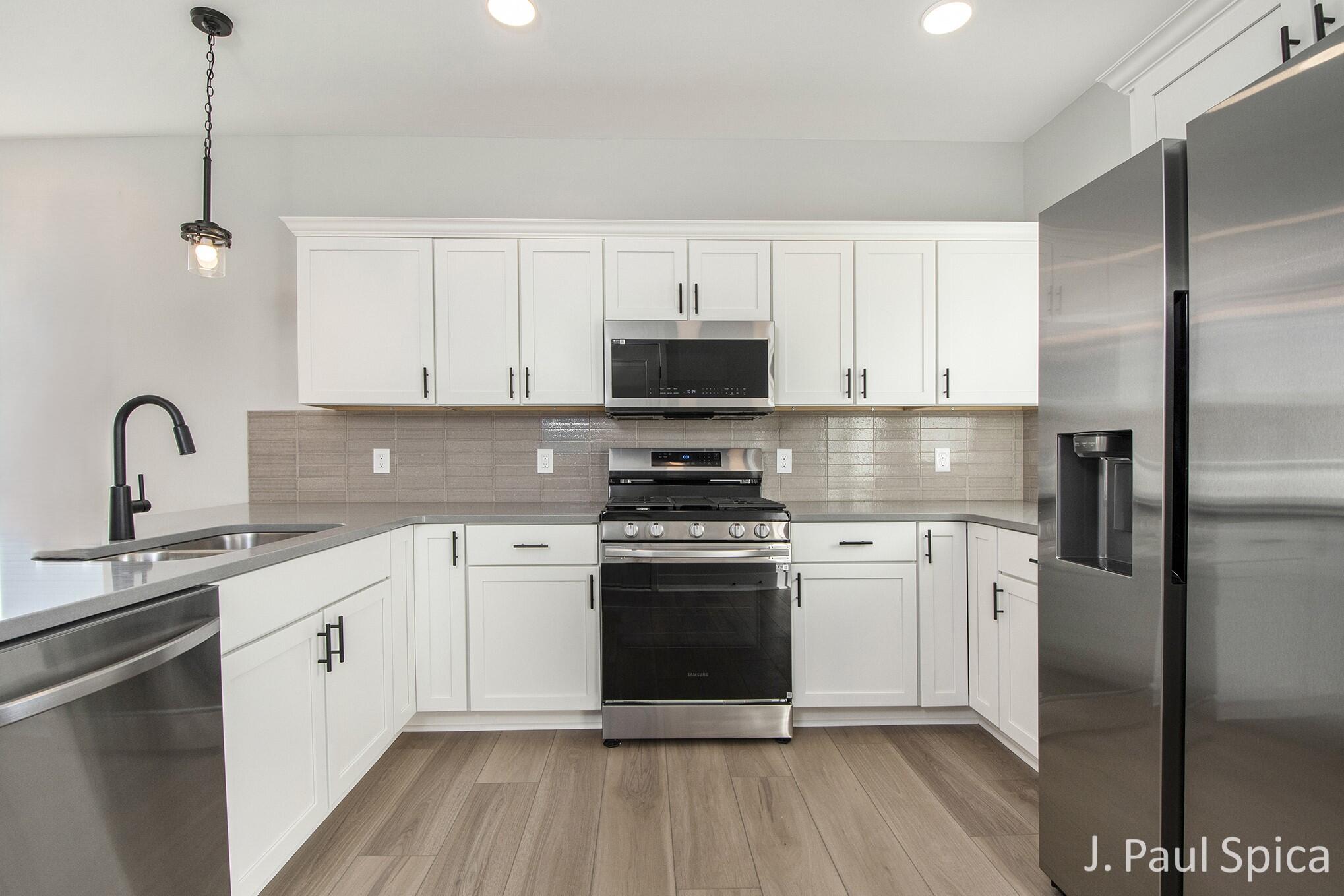 1211 Madera Court SW