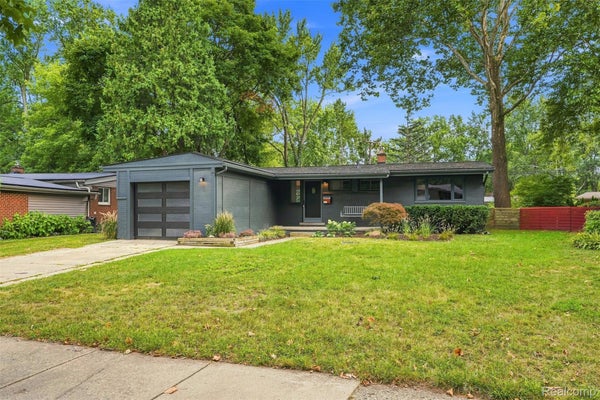 1011 BROOKLAWN DR, TROY, MI 48084 - Image 8f583f4b3f7533b527e71b22b635f8f8/1752686013