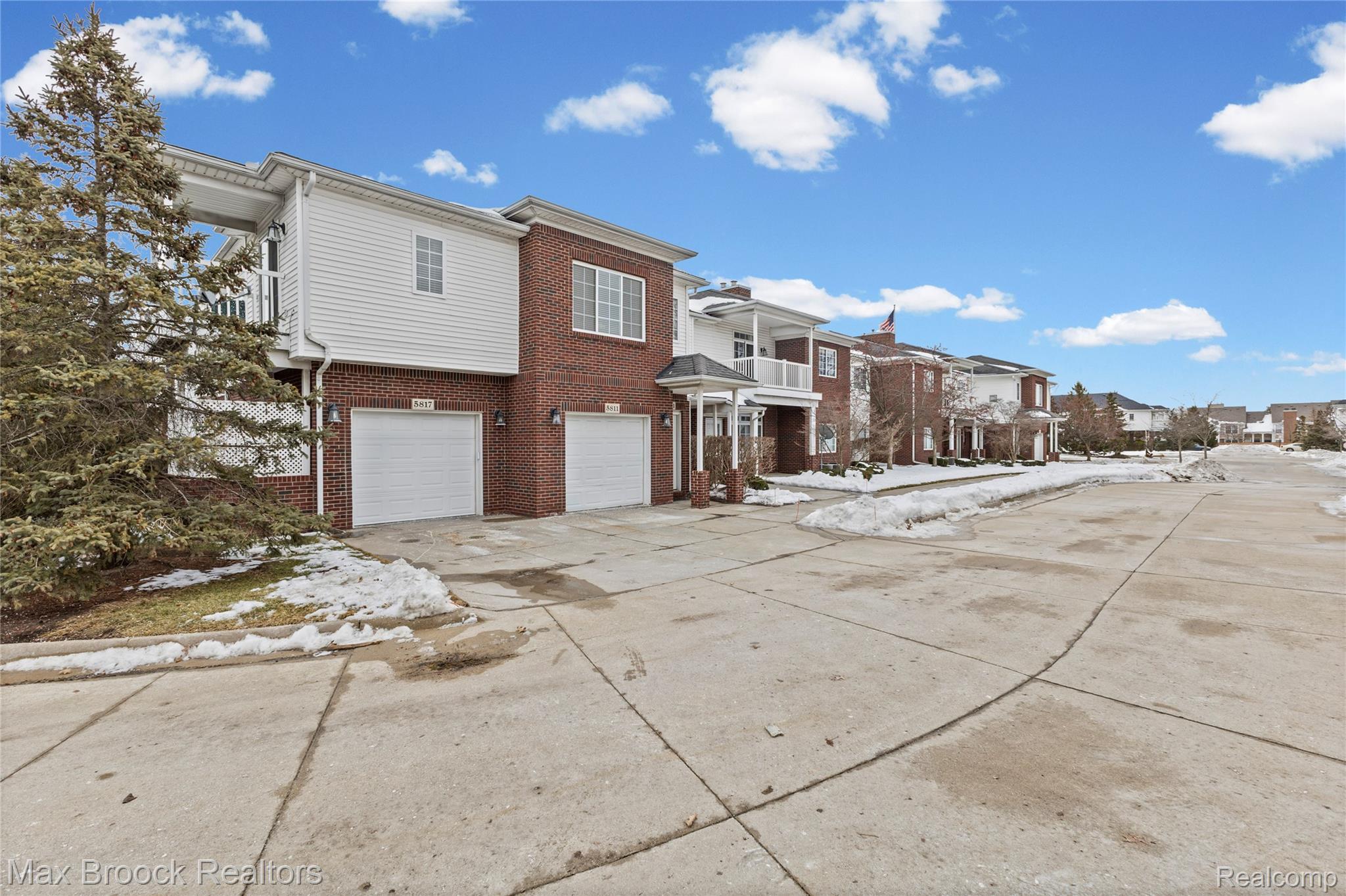 5817 Twin Oaks Drive