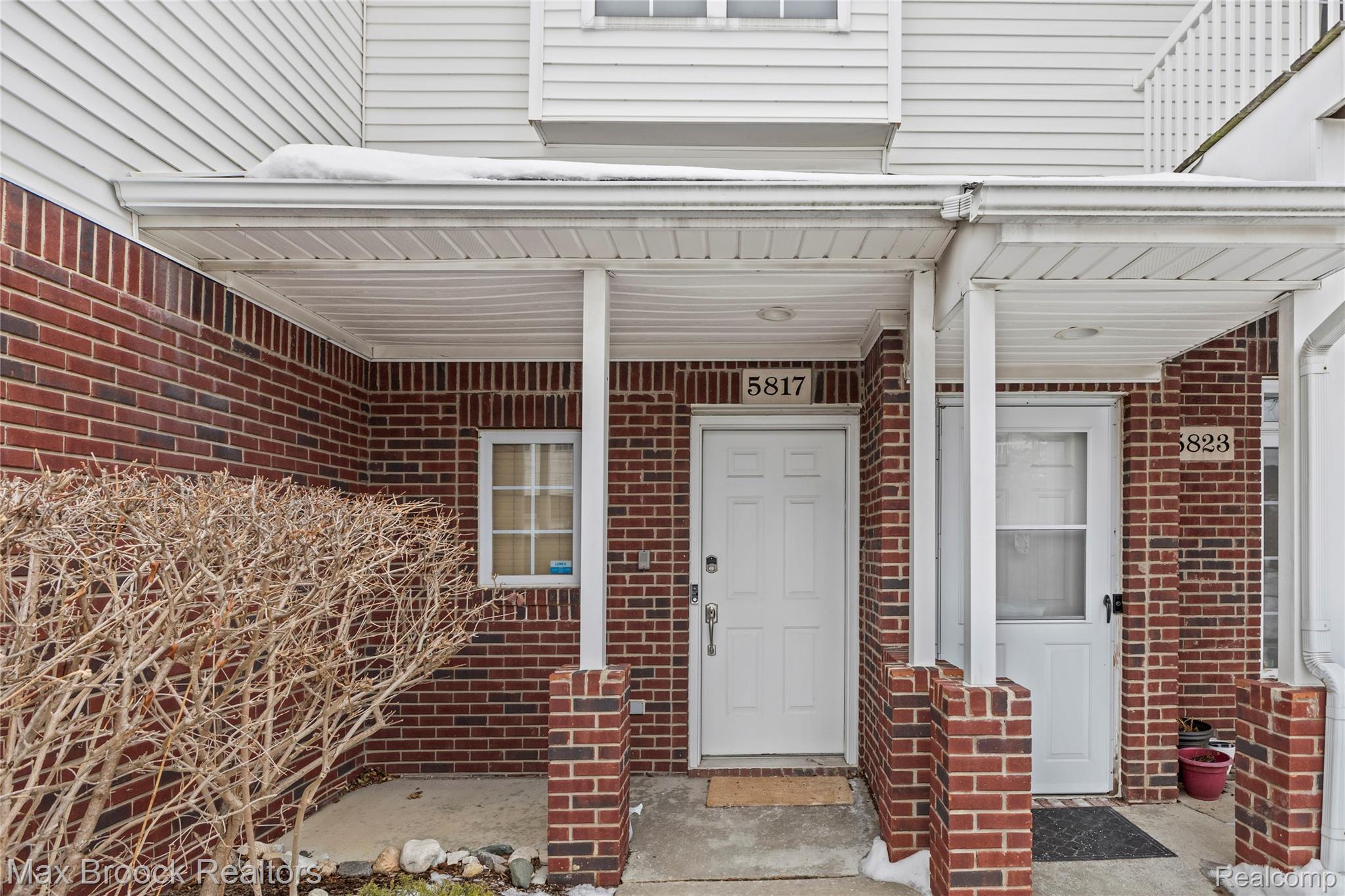 5817 Twin Oaks Drive