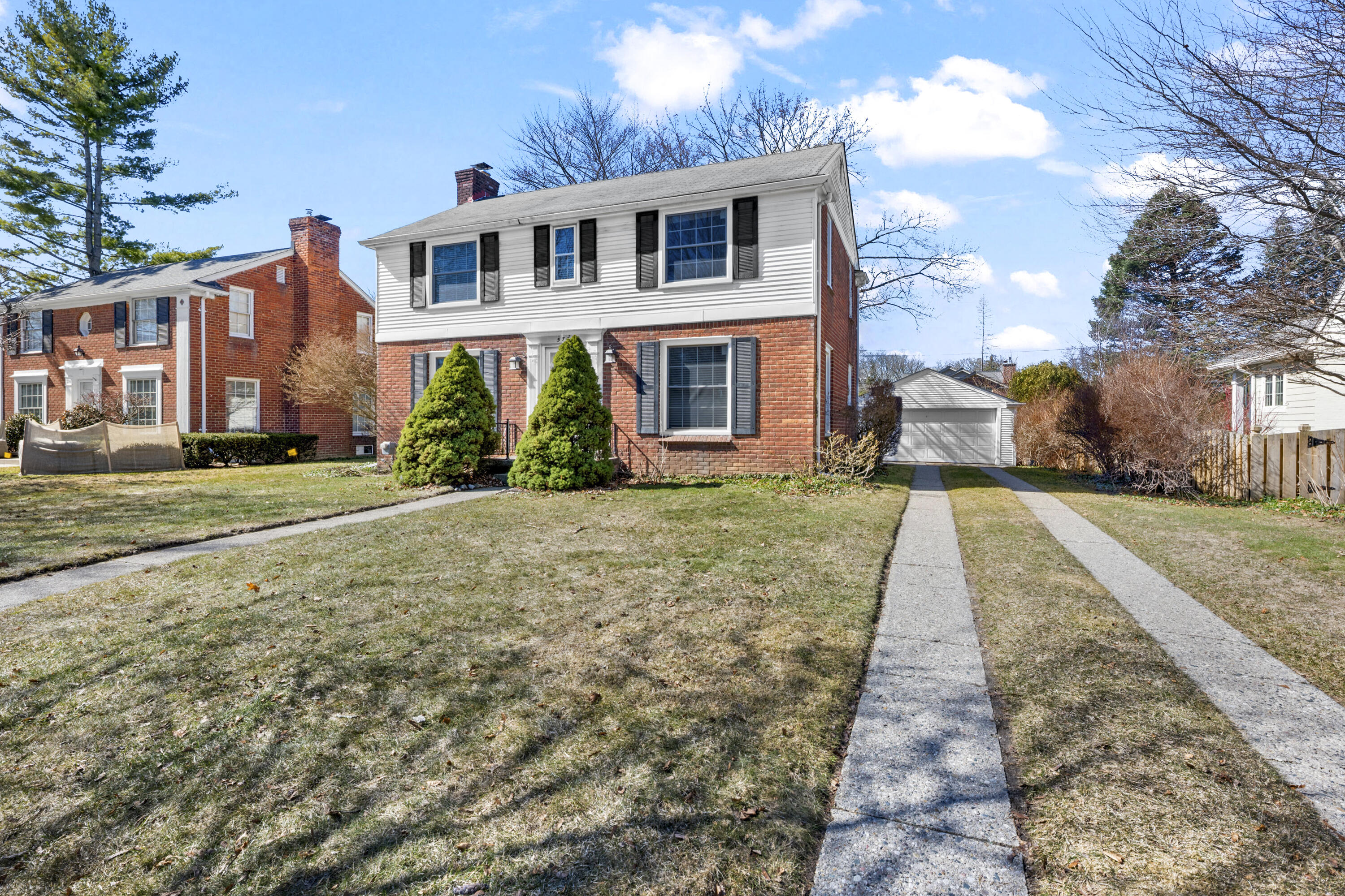 576 Golfview Boulevard