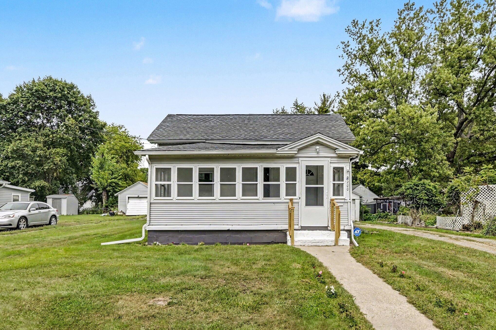 200 E Porter Street