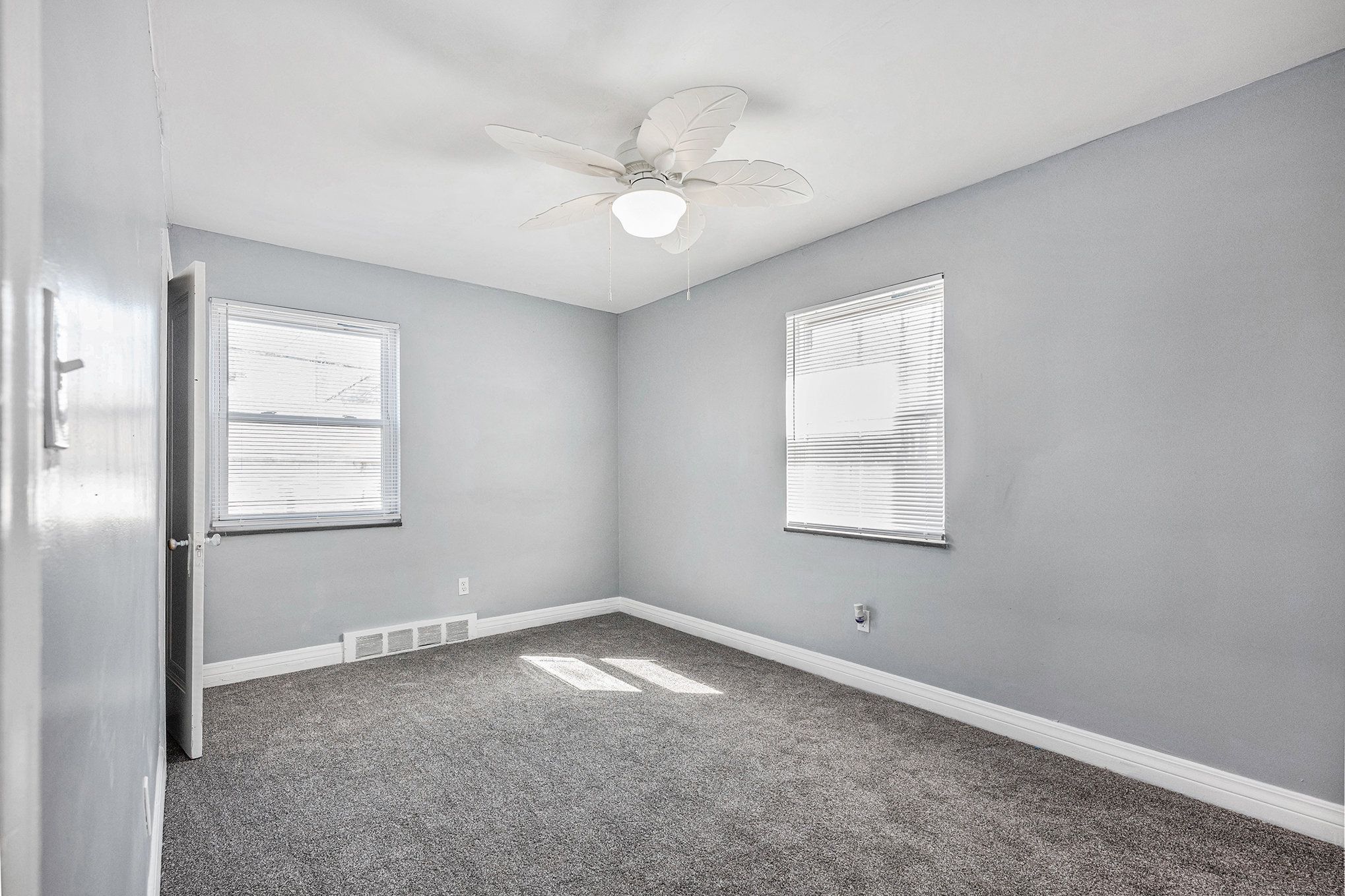 Detroit City Wayne, Michigan 48224, United States, 3 Bedrooms Bedrooms, ,3 BathroomsBathrooms,Residential,Active,100648