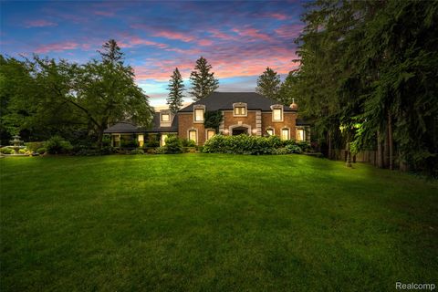 3985 S Ellamae Road Oakland Charter Township MI 48363