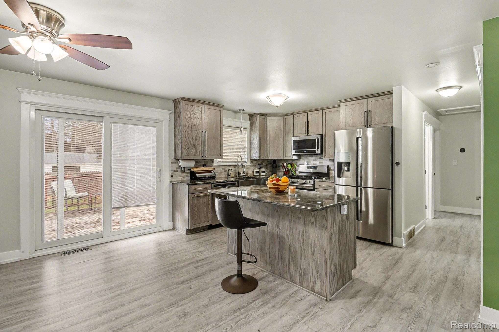 6561 Bennett Lake Road