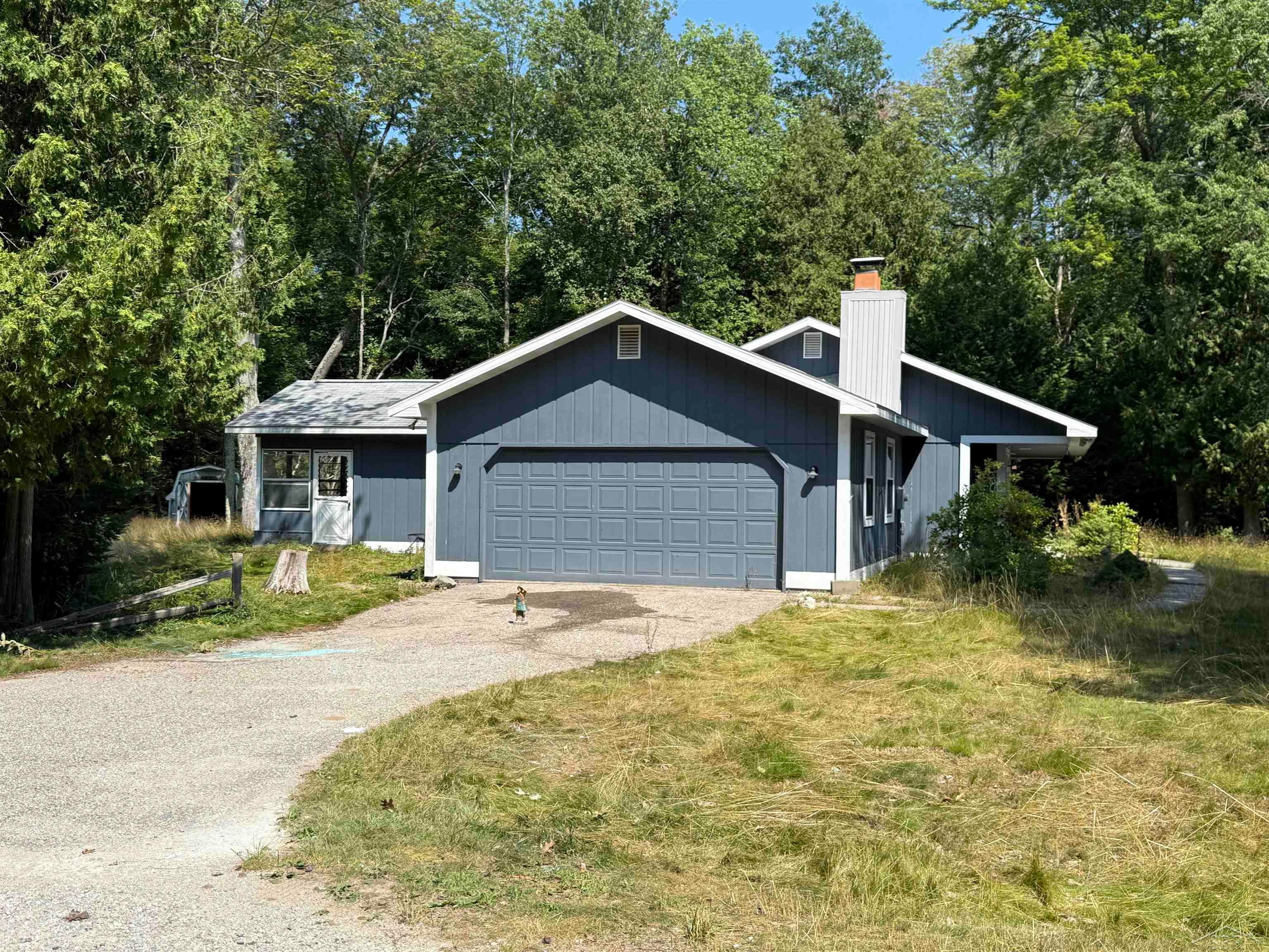 4879 Kingswood Lane