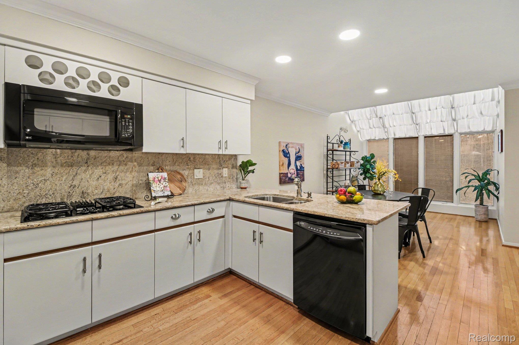 5080 Mirror Lake Court