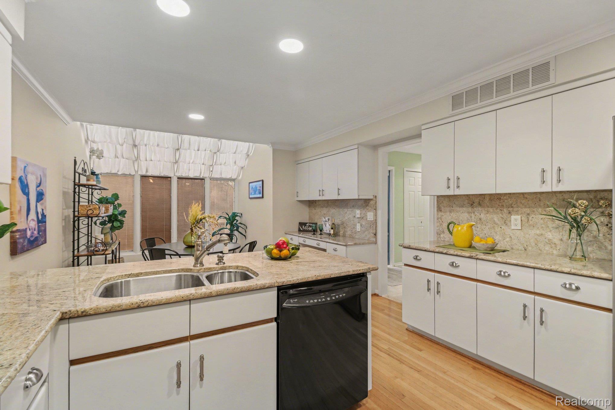 5080 Mirror Lake Court