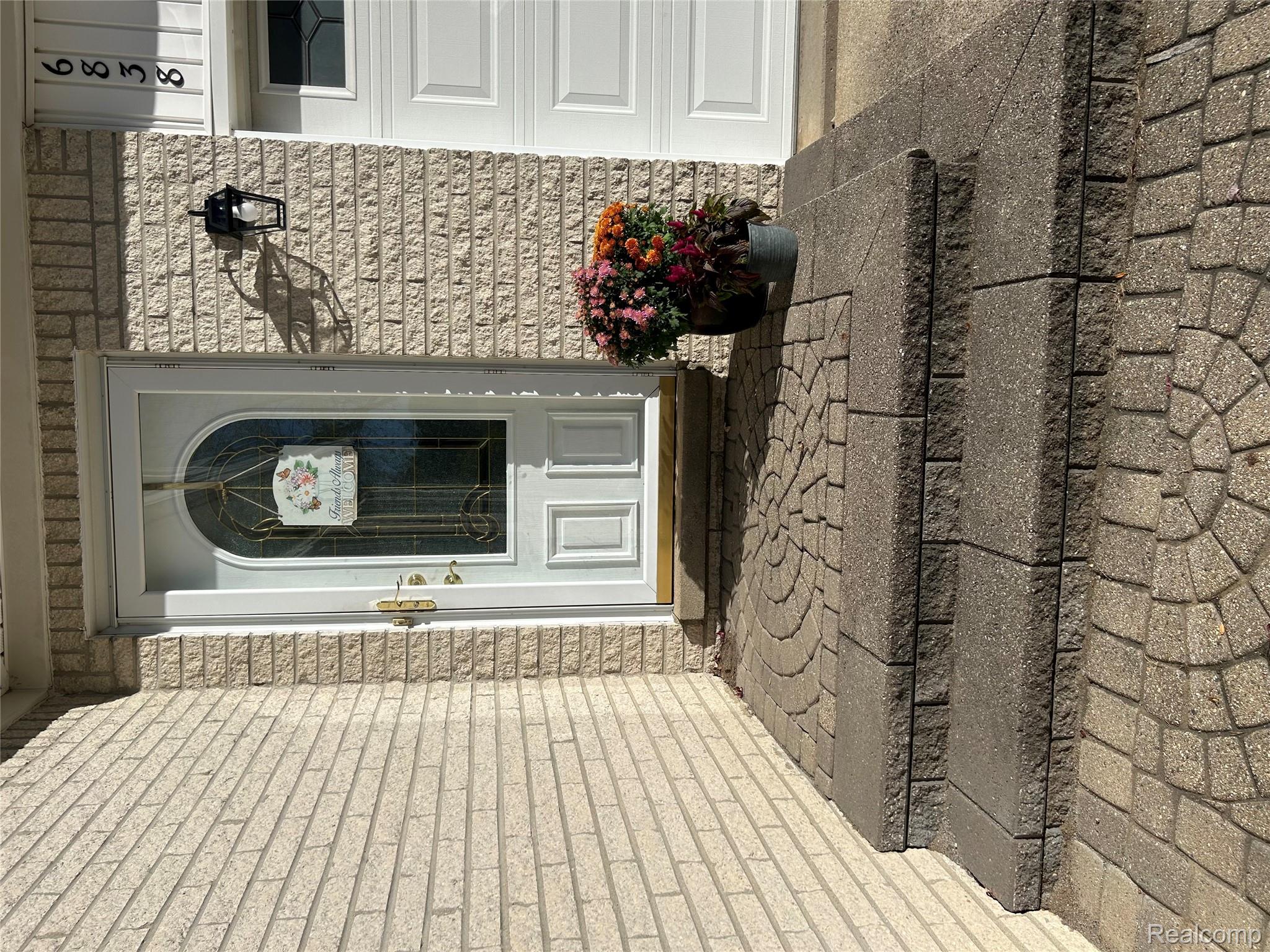 6838 Bostonhill Lane