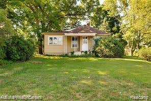 Photo of 3746 Auburn Rd, Auburn Hills City, MI 48326 (MLS # 20261065212)