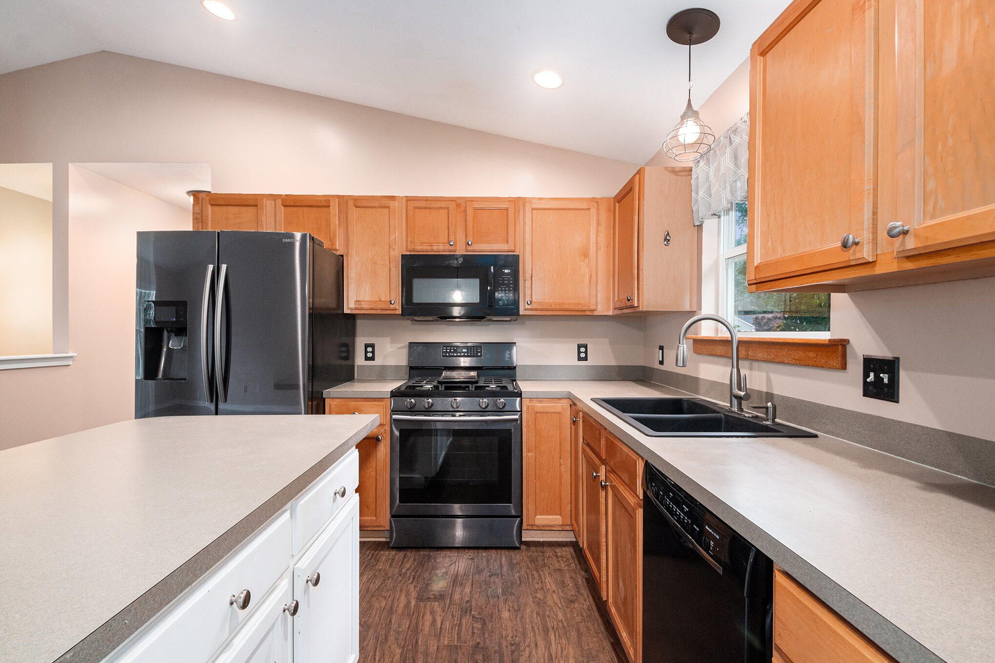 11127 Creekside Drive
