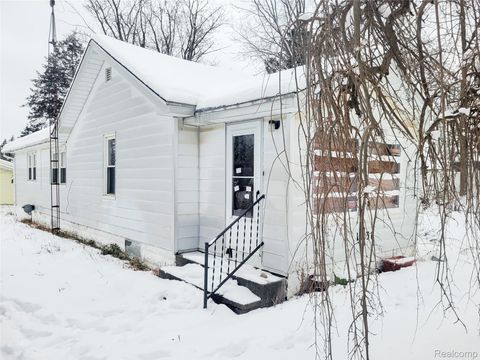 1031 E Pine Avenue Genesee Charter Township MI 48458