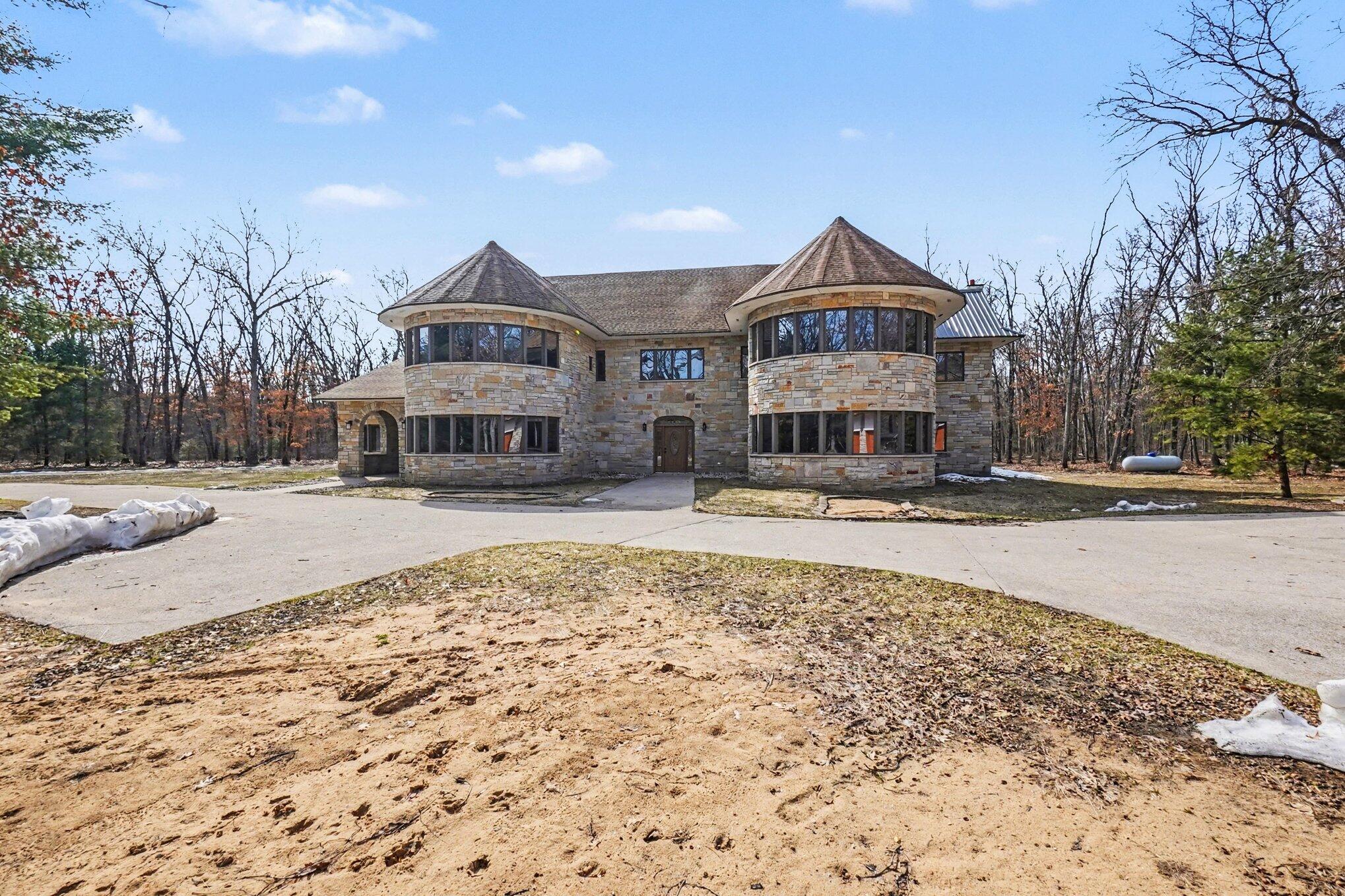 2404 W 10 1/2 Mile Road