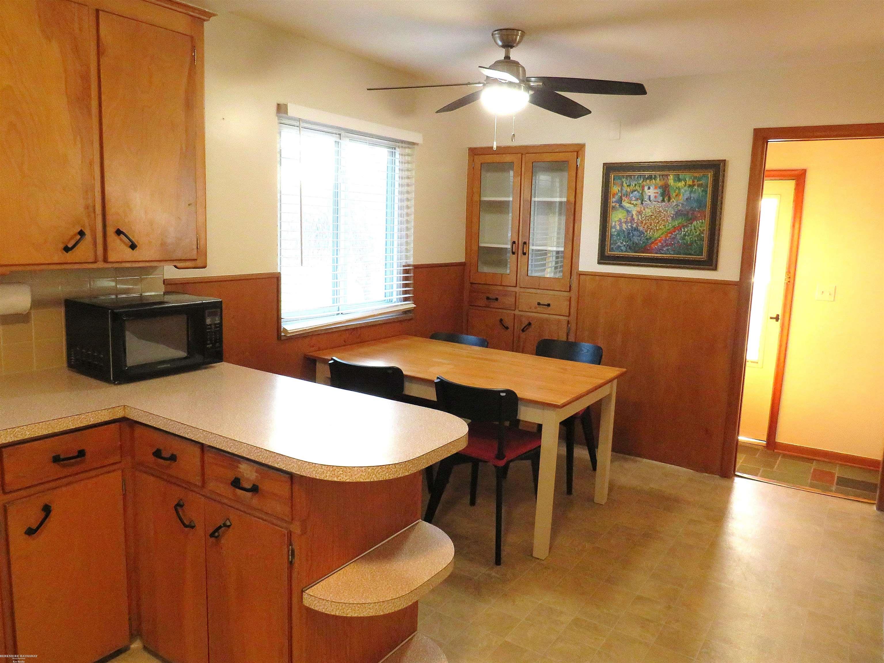 Eastpointe, Michigan 48021, United States, 3 Bedrooms Bedrooms, ,2 BathroomsBathrooms,Residential,Pending,87301