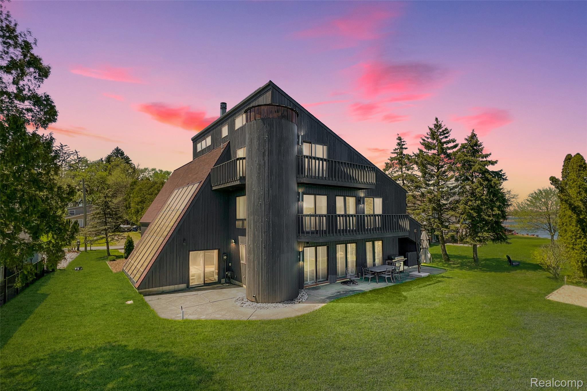 935 Stratton Drive