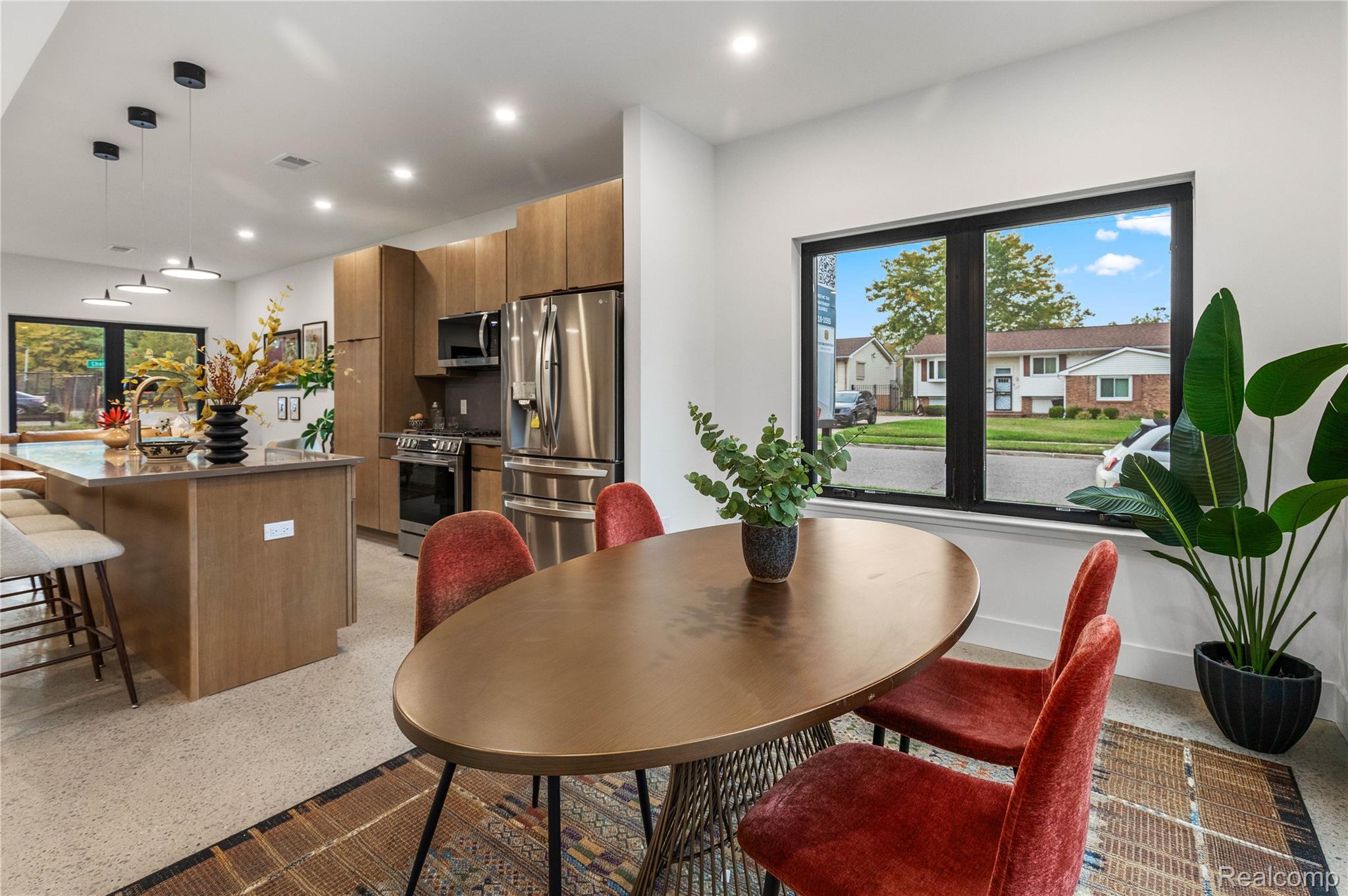 Detroit, Michigan 48206, United States, 2 Bedrooms Bedrooms, ,3 BathroomsBathrooms,Residential,Active,254393