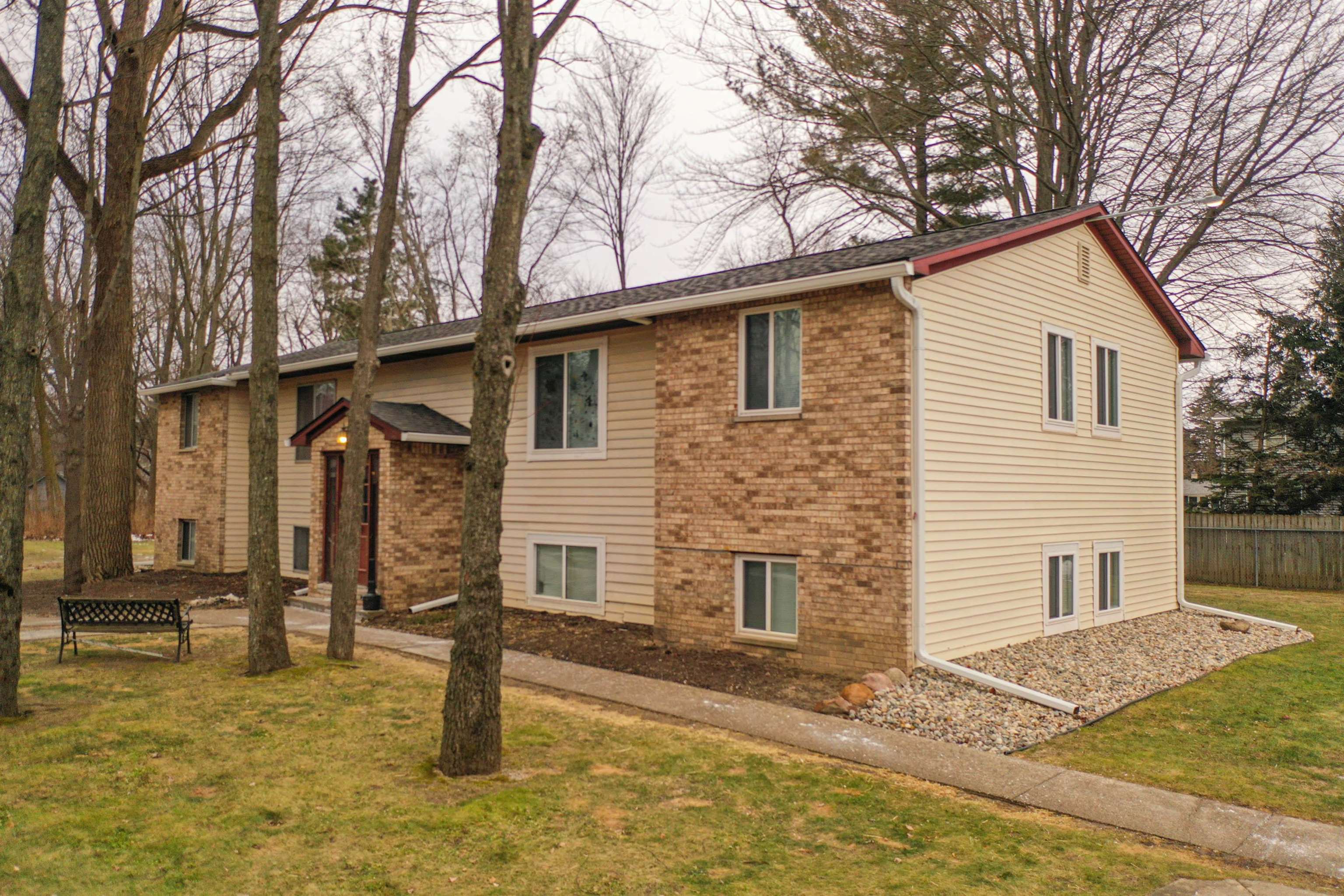 3377 W Vienna Apt. E Road