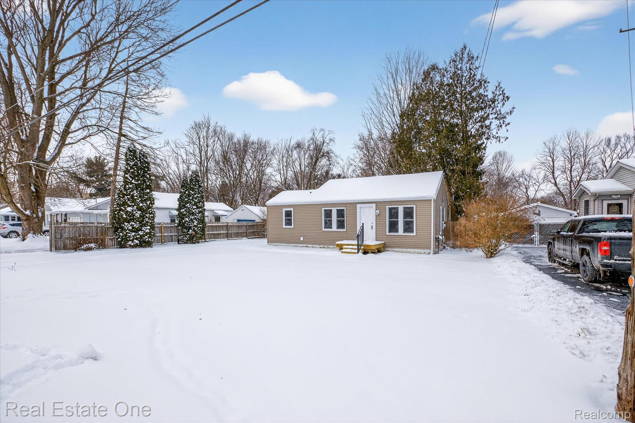 3267 Mills Acres Street