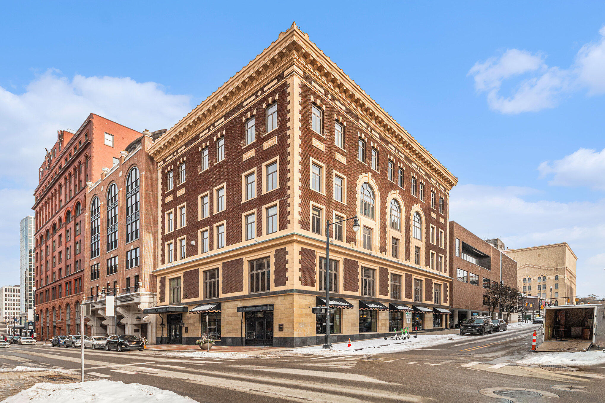 120 Ottawa Avenue NW