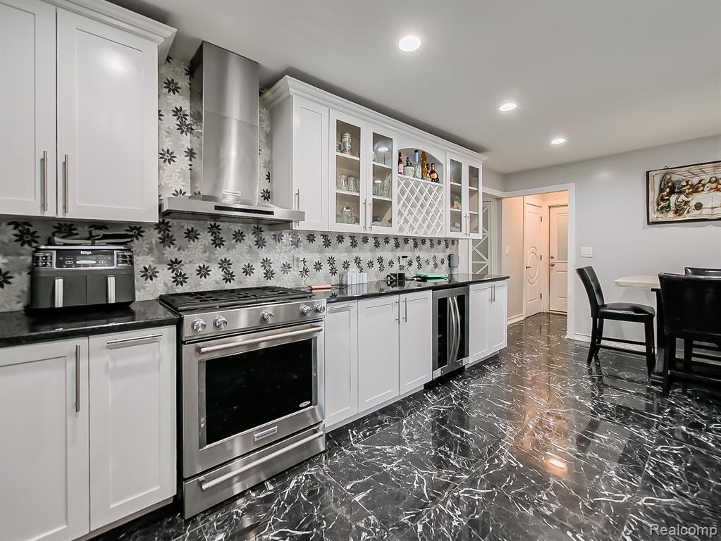 2196 Niagara drive Drive