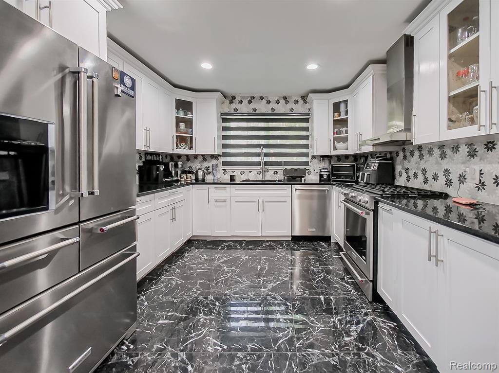 2196 Niagara drive Drive