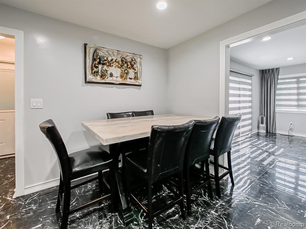 2196 Niagara drive Drive