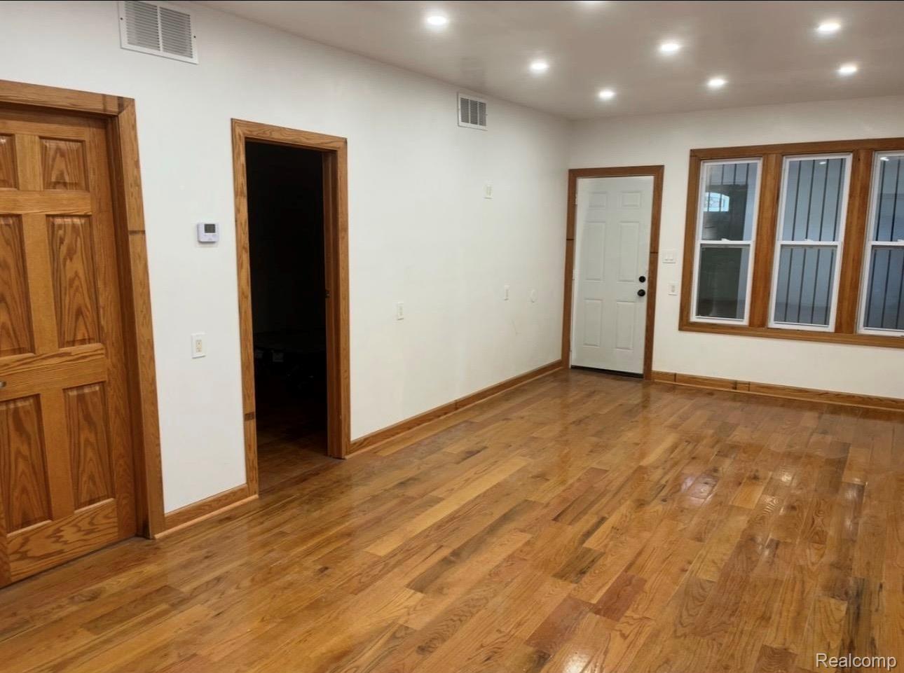 17333 Fenelon Street