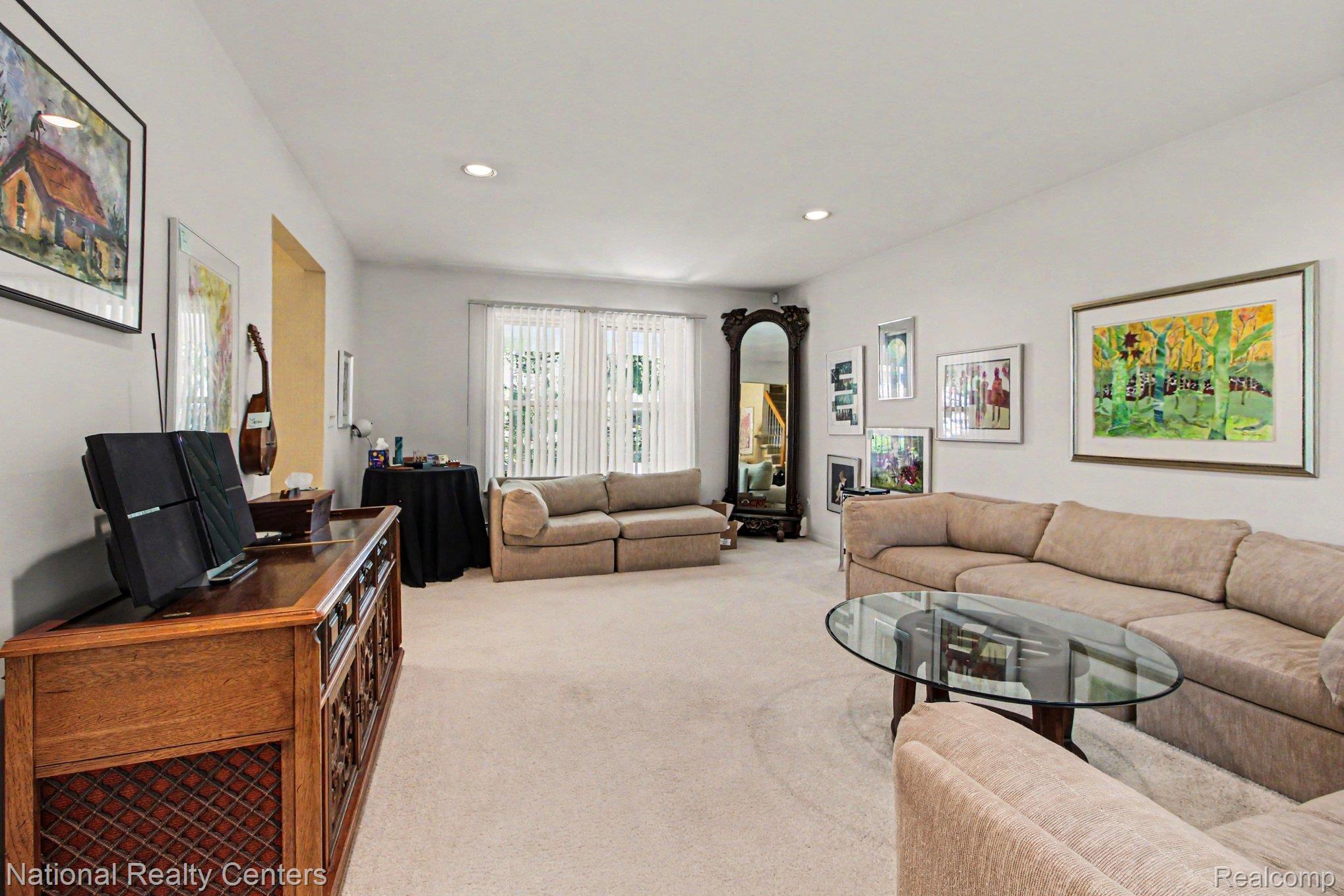 5535 Pembury Lane