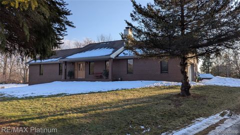 4066 W Knoll Brighton Township MI 48380