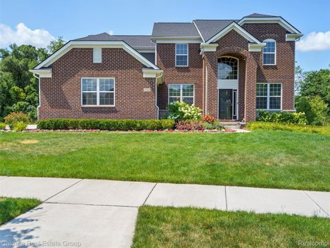 Photo of 4132 Walcott Drive, Lake Orion Village, MI 48359 (MLS # 20251022883)