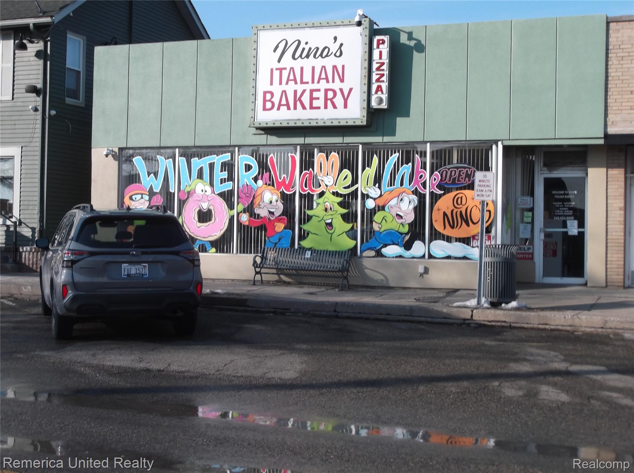 121 E WALLED LAKE Drive