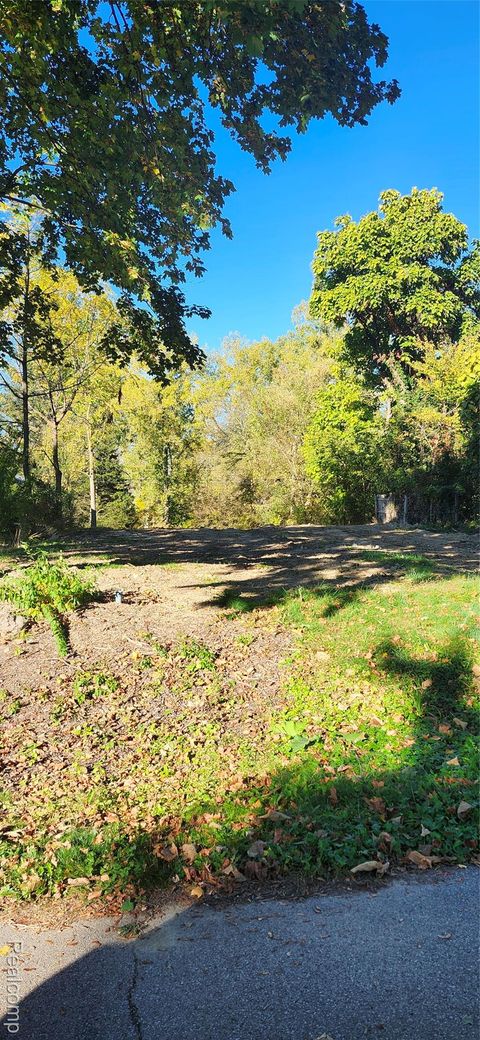 3180 Martell Avenue Rochester City MI 48309