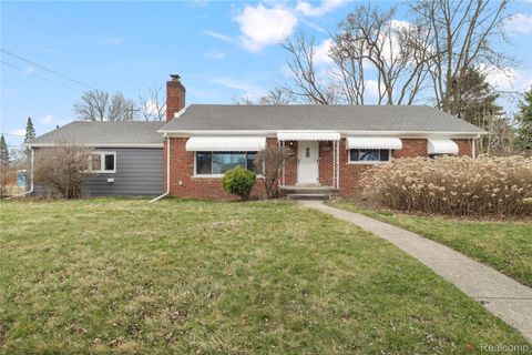 23592 Buckingham Street Clinton Charter Township MI 48036