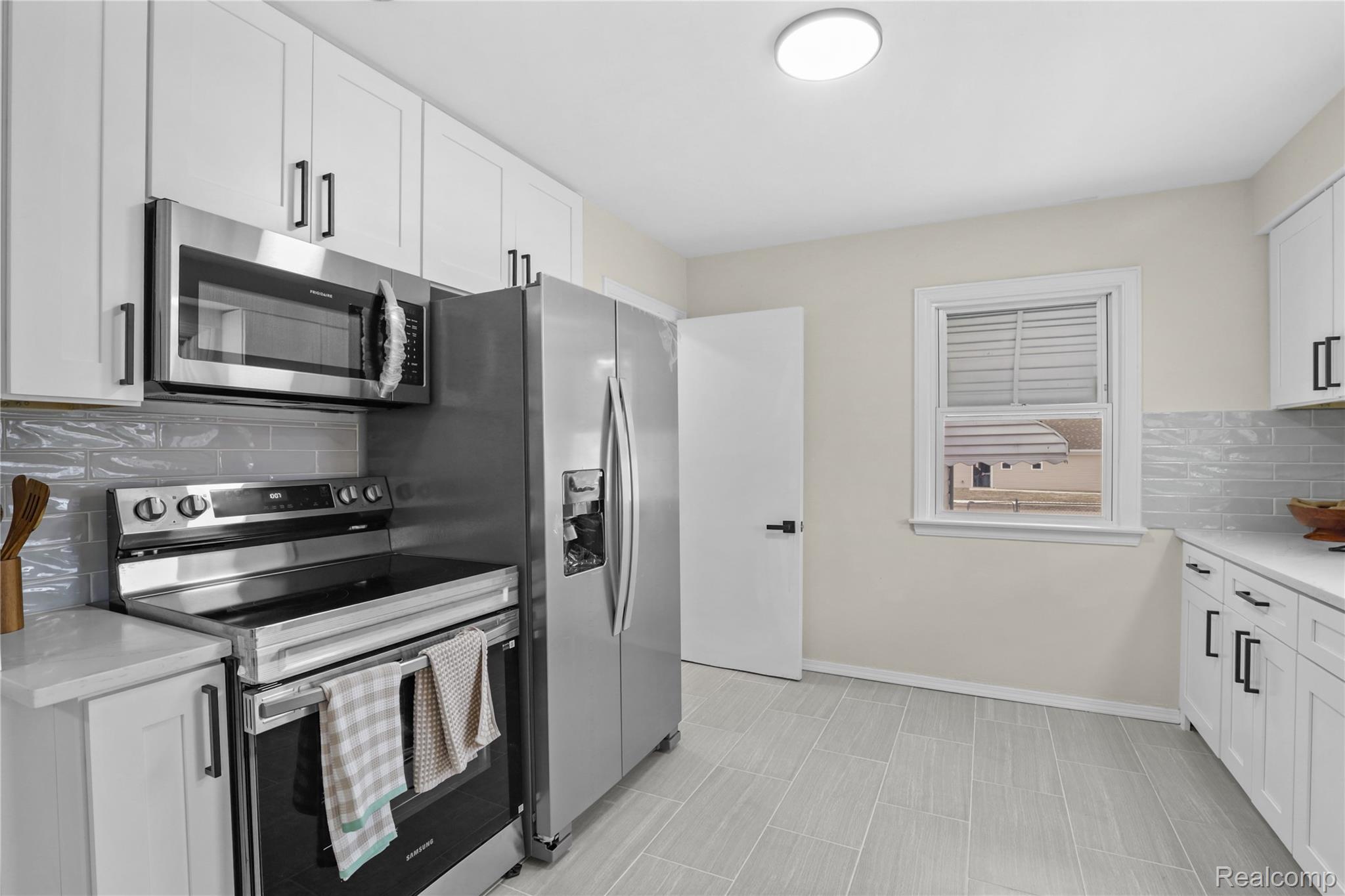 23592 Buckingham Street