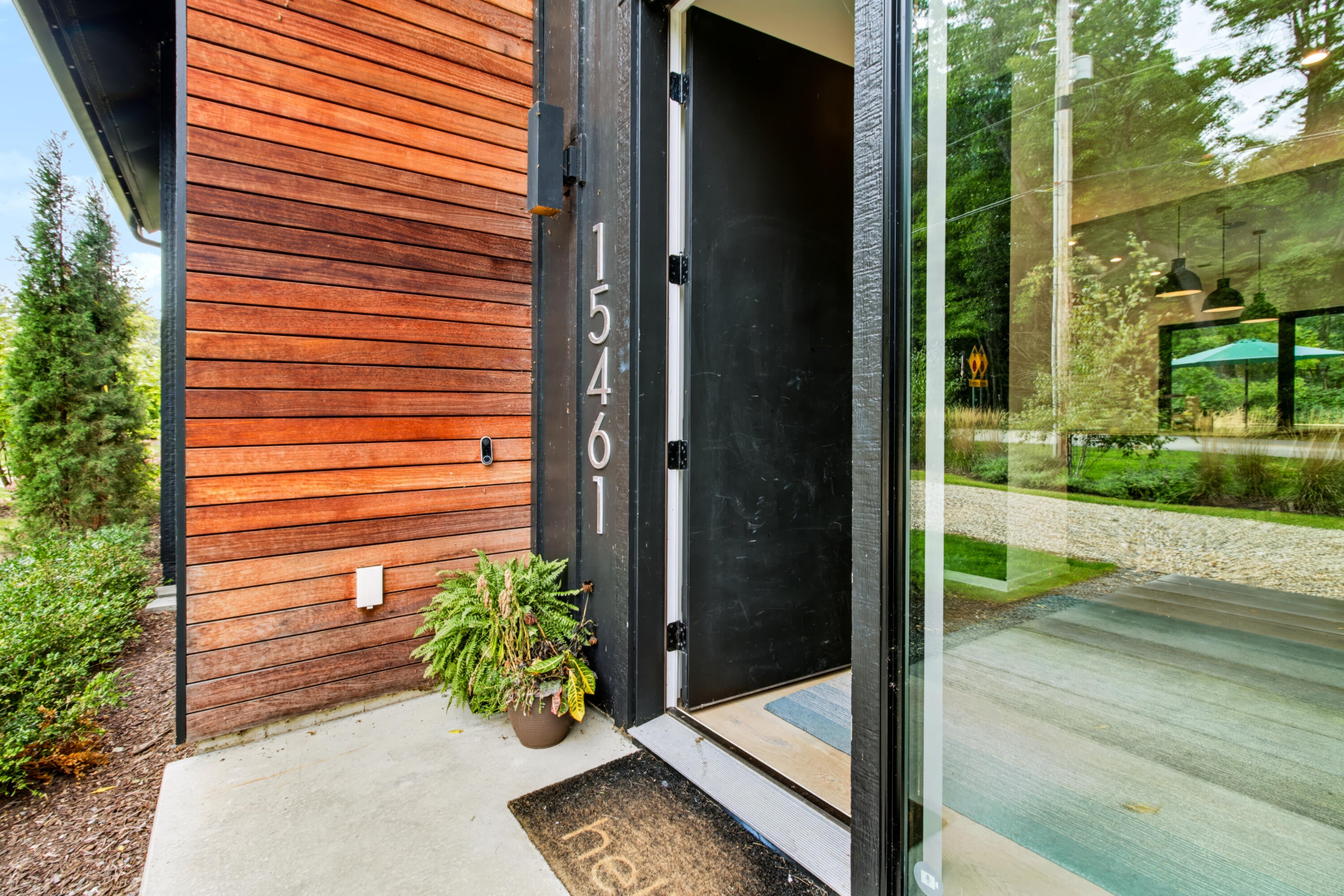 15461 Lakeshore Road