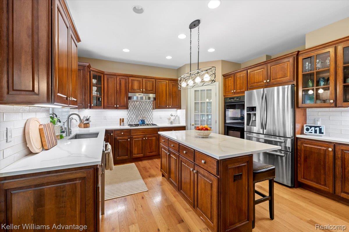 2282 Sandlewood Drive